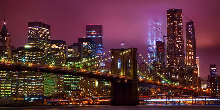 Brooklyn Bridge shimmers at