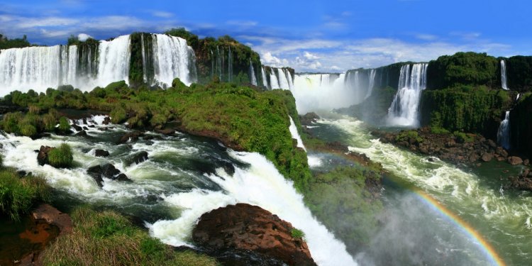 Iguazu Falls Scenery Pictures