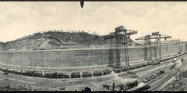 Photo of building the Panama