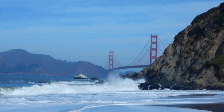 Views of the Golden Gate Bridge